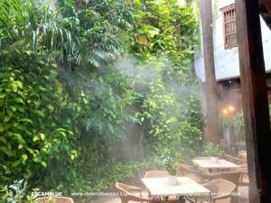 Climatizacion de exteriores con nebulizadores de agua en restaurantes medellin